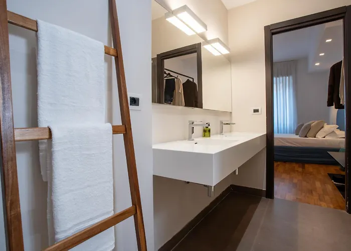 Pgrhome Riverside Апартаменты *